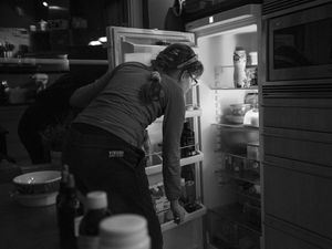 Potret Keseharian Gadis yang Selalu Merasa Lapar karena Kondisi Langka