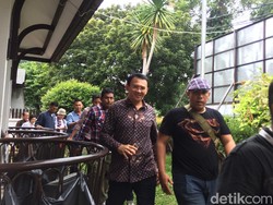 Ahok Hadiri Ibadah Misa Pagi Tahun 2017 di GKY Pluit