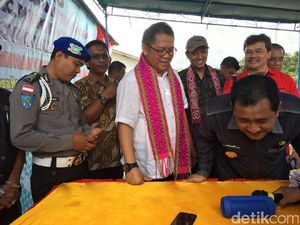 Menkominfo Jajal Panggilan Telepon Perdana di Perbatasan