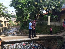 Ahok: Kok Bisa Banyak Sampah di Kali di Cililitan? PPSU ke Mana?