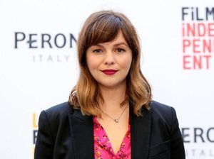 Amber Tamblyn Tulis Novel tentang Kasus Pemerkosaan Berantai