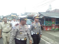 Kakorlantas Pantau Pos Lantas di Simpang Gadog Bogor