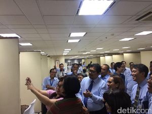 Blusukan Cek Tax Amnesty, Sri Mulyani Jadi Sasaran Selfie