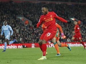 Sturridge yang Tak Mengeluh meski Minim Kesempatan Main Sturridge yang Tak Mengeluh meski Minim Kesempatan Main