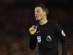 Mark Clattenburg Dinobatkan sebagai Wasit Terbaik 2016