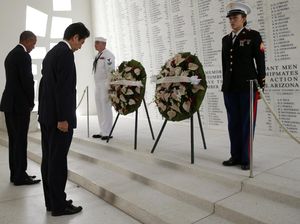 Kunjungi Pearl Harbor, PM Abe Berjanji Jepang Tak Akan Perang Lagi Kunjungi Pearl Harbor, PM Abe Berjanji Jepang Tak Akan Perang Lagi