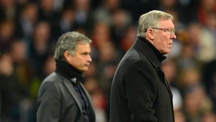 MADRID, SPAIN - FEBRUARY 13:  Head Coach Jose Mourinho of Real Madrid and Manager Sir Alex Ferguson of Manchester United look on during the UEFA Champions League Round of 16 first leg match between Real Madrid and Manchester United at Estadio Santiago Bernabeu on February 13, 2013 in Madrid, Spain.  (Photo by Mike Hewitt/Getty Images)