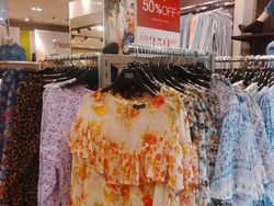 Intip Produk-produk Diskon Hingga 50% di Debenhams Senayan City