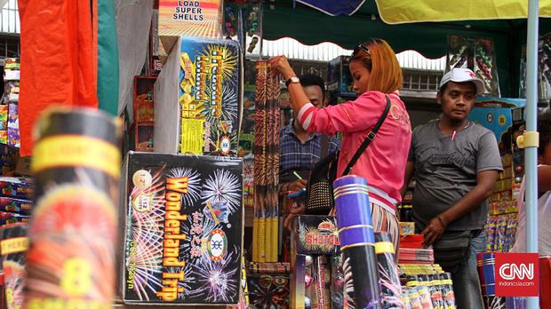 Geliat Lapak Mercon di Pasar Palmerah