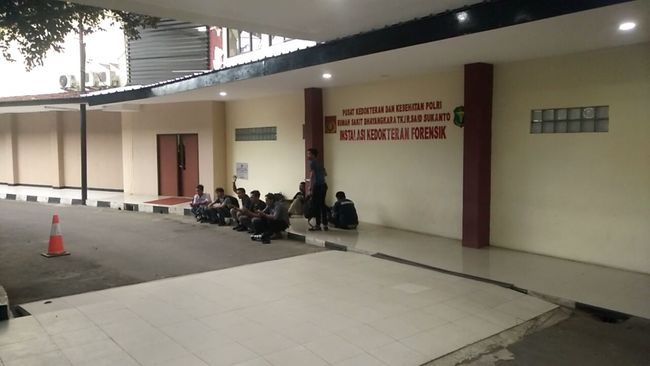 Jenazah Ramlan Butarbutar Si Rampok Pulomas Dimasukkan ke 
