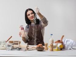 Ini 6 Kesenangan yang Bisa Anda Rasakan Saat Membuat Kue di Rumah