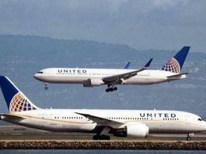 Maskapai di AS Wajibkan Seluruh Pegawai Dapat Vaksin Corona