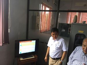 Jonan Blusukan ke Terminal BBM dan Pembangkit Listrik di Bali