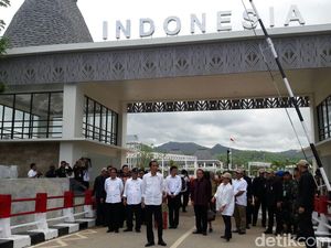 Begini Gaya Jokowi Blusukan ke Pos Lintas Batas Negara di NTT