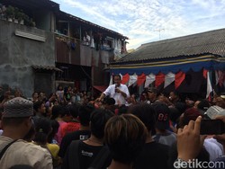 Anies Dicurhati Warga Rusun Karet Tengsin Soal Pengelolaan