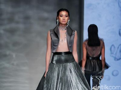 Foto: Koleksi Hian Tjen di IPMI Trend Show 2017
