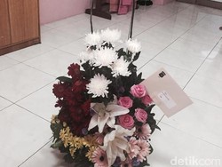 Kapolda Metro Jaya Kirim Buket Bunga untuk Anet