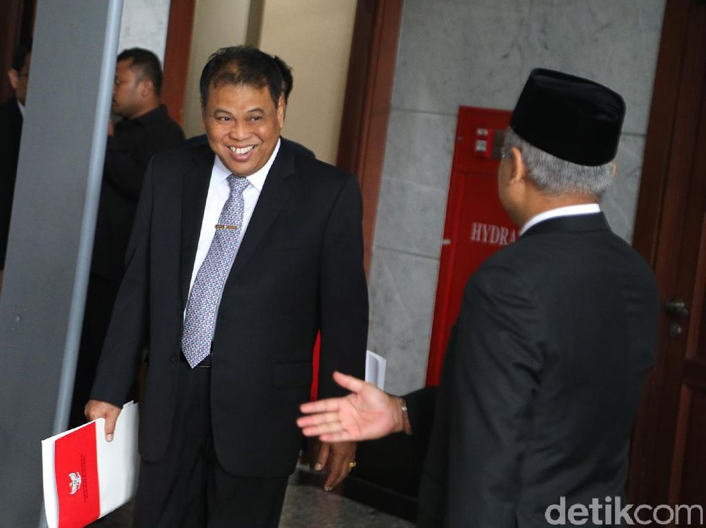 Mengenal Arief Hidayat, Hakim Konstitusi yang Minta UU MK Baru Dibatalkan