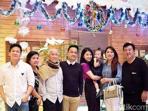 Happy Family! Saat Keluarga Besar Ruben Onsu dan Sarwendah Rayakan Natal