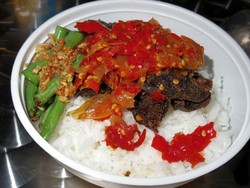 Mampir ke Southbox Bisa Cicip Rice Bowl Dendeng dan Pizza Burger yang Sedap