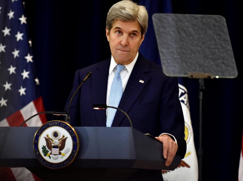 John Kerry Minta Perusahaan Migas di AS Investasi di Energi Bersih John Kerry Minta Perusahaan Migas di AS Investasi di Energi Bersih