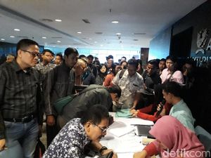 Masih Pagi, Antrean Tax Amnesty Sudah Membludak Masih Pagi, Antrean Tax Amnesty Sudah Membludak