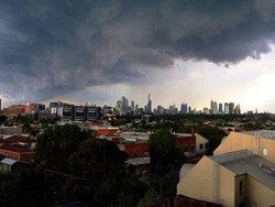 Melbourne Diterjang Hujan Badai