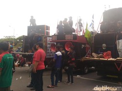 Buruh Desak Gubenur Jatim Tetapkan UMSK 2017