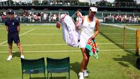 Petenis Ana Ivanovic Gantung Raket