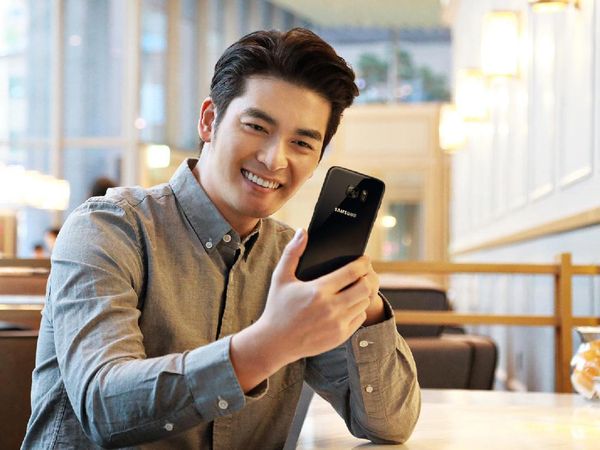 Menawannya Galaxy S7 Edge Black Pearl