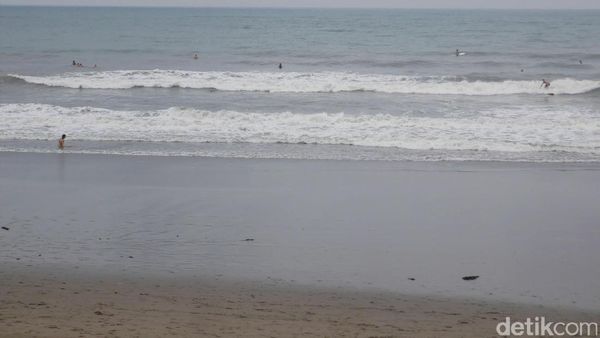 Hilangkan Jenuh di Akhir Tahun, Kabur ke Pantai Berawa Bali