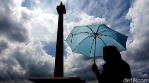 Monas Masih Menjadi Primadona Liburan Sekolah