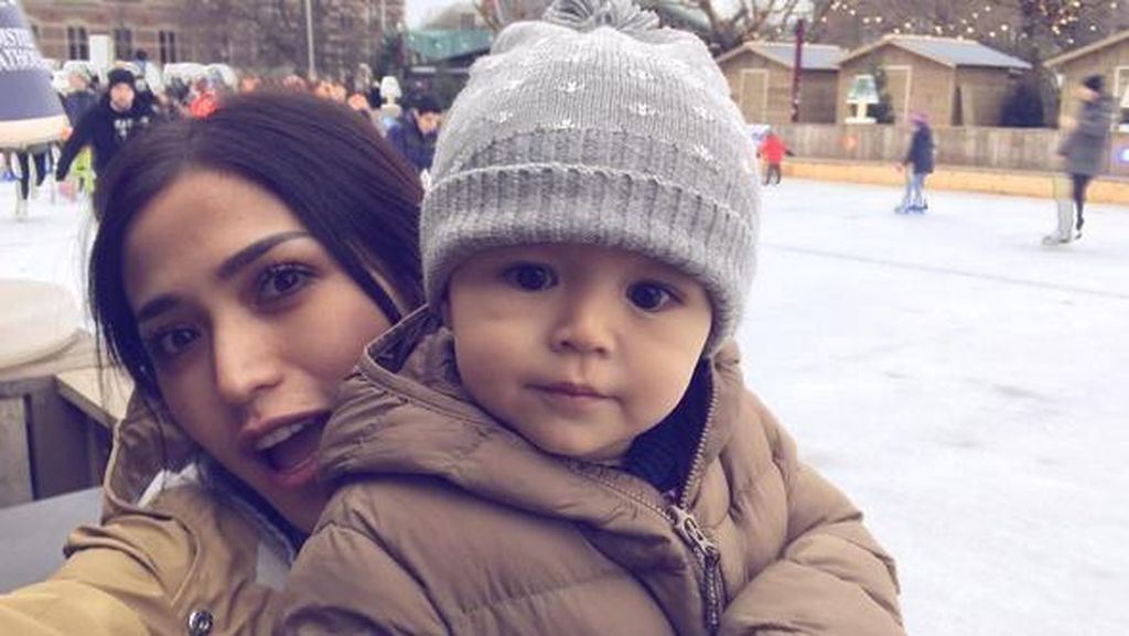 Happy Holiday! Jessica Iskandar Ajak El Barack Keliling Eropa Happy Holiday! Jessica Iskandar Ajak El Barack Keliling Eropa