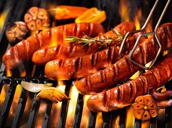 Mau Bikin BBQ Sosis, Perhatikan Tips Ini Agar Sosis Tetap Juicy Gurih (1)
