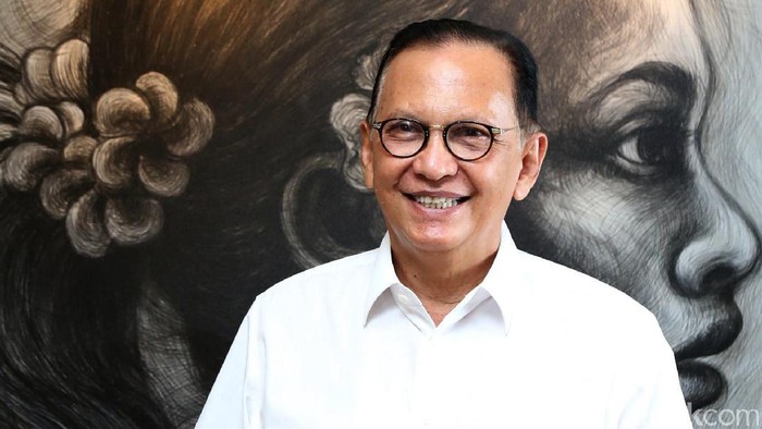 Roy Marten Roy Marten di saat dijumpai di Mahakam. respons Roy Marten