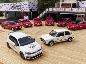 VW Golf GTI Edisi Ultah Ke-40 Cantik Luar Dalam