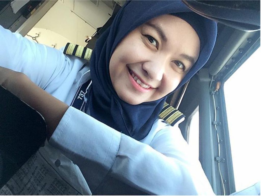 Muda dan Tangguh, 5 Hijabers Dunia yang Berprofesi Sebagai Pilot Muda dan Tangguh, 5 Hijabers Dunia yang Berprofesi Sebagai Pilot