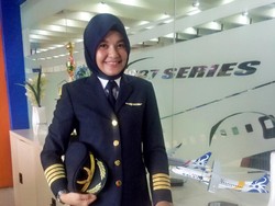 Foto: Hijab Ala Iin Irjayanti, Pilot Indonesia yang Populer di Instagram