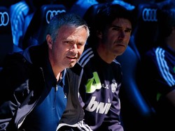 Reuni Mourinho dan Karanka di Old Trafford
