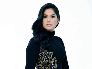 Kembali Jadi Model, Annisa Pohan Cantik Banget