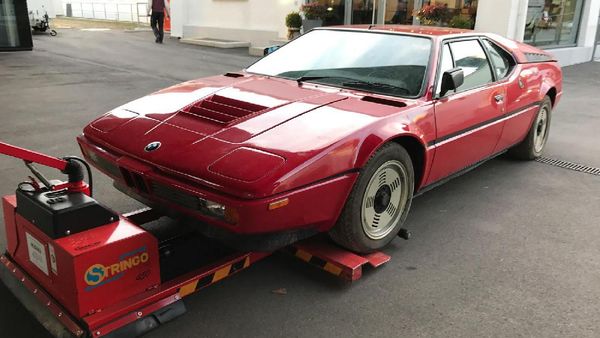 Puluhan Tahun BMW M1 Ini Tak Tersentuh