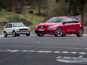 VW Golf GTI Edisi Ultah Ke-40