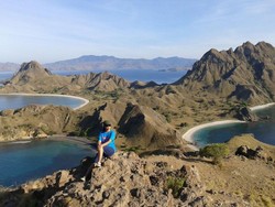 Capek Tapi Nikmat ke Puncak Padar