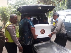 Jenazah Perampok Pulomas Ramlan Butarbutar Dibawa ke TPU Depok