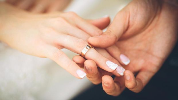 Ilustrasi viral guru bergelar S2 nikah dengan sopir truk