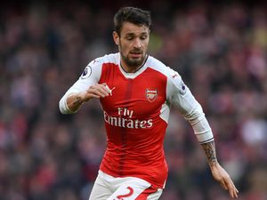 Debuchy Sempat Didekati MU, tapi Dihalangi Wenger