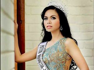 Jean Patty, Puteri Indonesia Maluku 2016 Pakai Mahkota Saat Disemayamkan