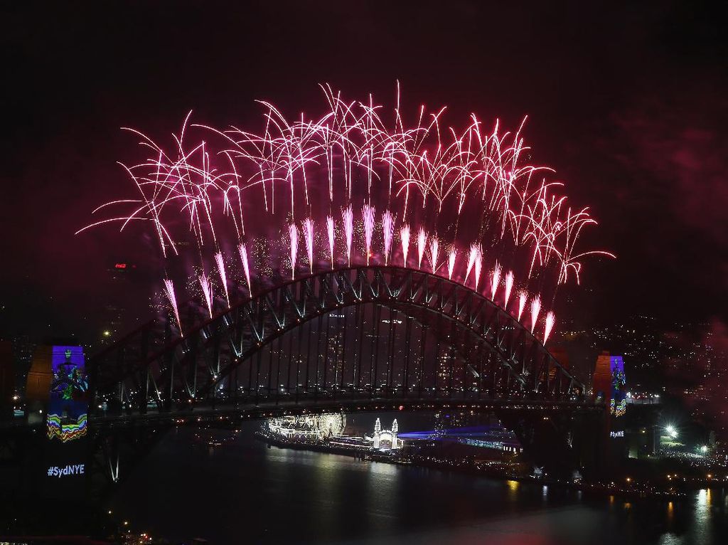 Begini Penampakan Pesta Kembang Api di Sydney Begini Penampakan Pesta Kembang Api di Sydney