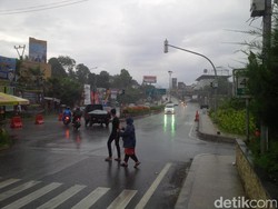 Lalin Menuju Puncak Lancar, Cuaca Hujan dan Berkabut