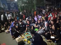 Agus Yudhoyono Nonton Film Tentang Penggusuran Bersama Warga